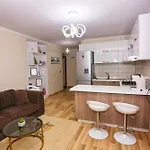 R&b Center 아파트 티라나