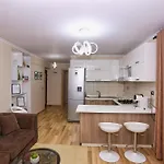 R&b Center *