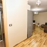 R&b Center * 티라나
